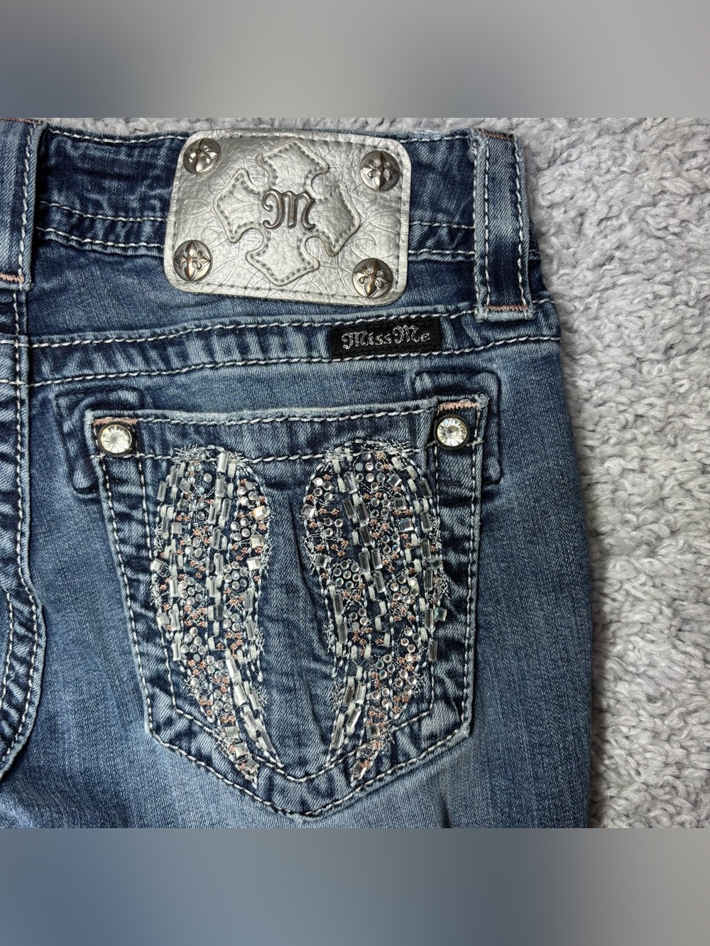 MISS ME Jeans Womens 26 Straight Low Rise Angel Wing Rhinestone Pockets Sequins